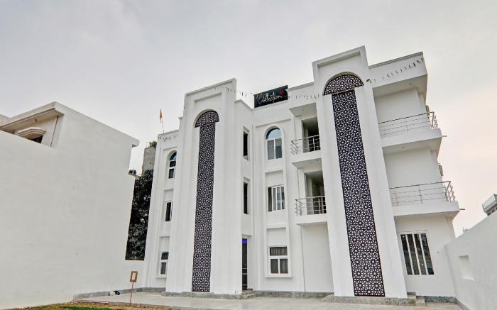 Super Collection O Yamuna Palace Near Gomti Riverfront Park