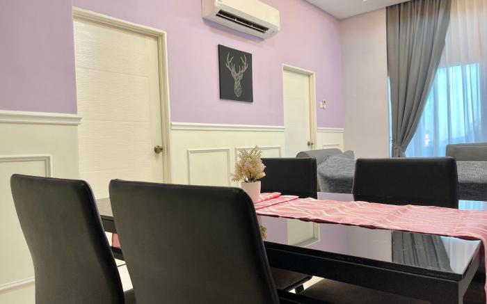 A Lovely Condo II with Sky Pool, 3R2B | 3-Minute Distance to Restaurants and Duty-Free Shops