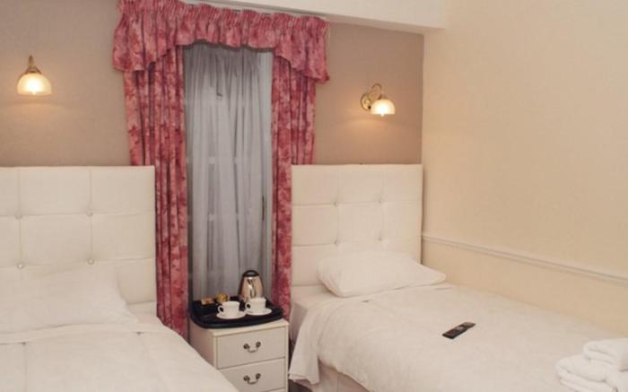 Classic Hyde Park Hotel