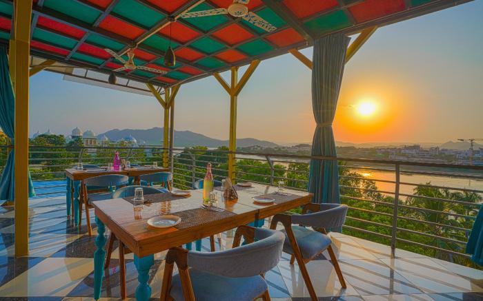 AAJ HAVELI - Pichola Lake Facing Hotel 