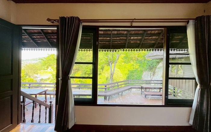 J Valley Resort