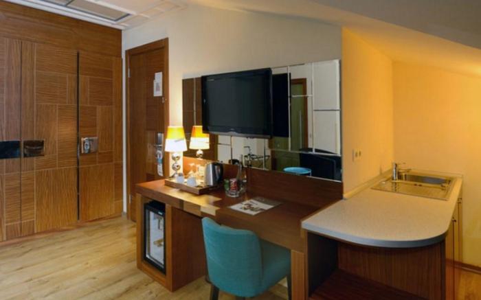 Collage Pera Hotel