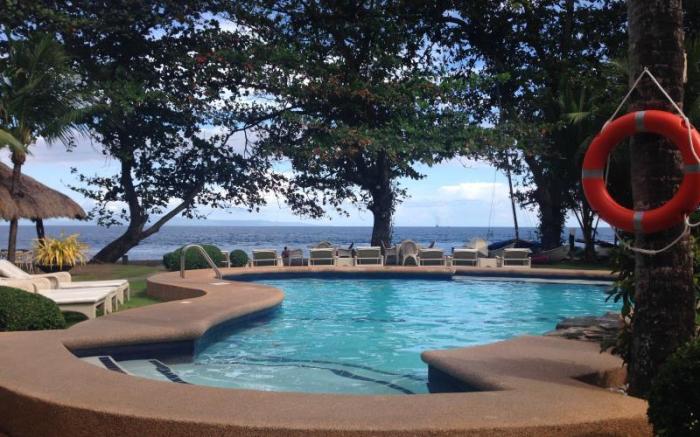 Mike's Dauin Dive Resort