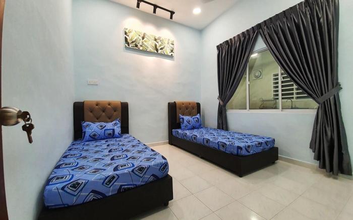 Warm, Cozy home+close to Pesta/ Muar Town home