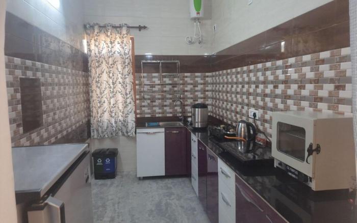 Hari Homestay Gaonguri TehsilKasauli l Veg Food |2
