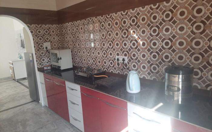 Hari Homestay Gaonguri Kasauli l Veg Food |1Family