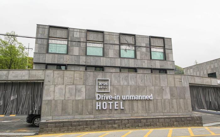 No.25 Drive-In Hotel Seojong