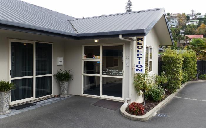 Admirals Motor Inn