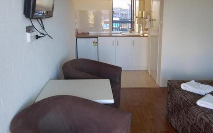 Slipway Hotel Motel