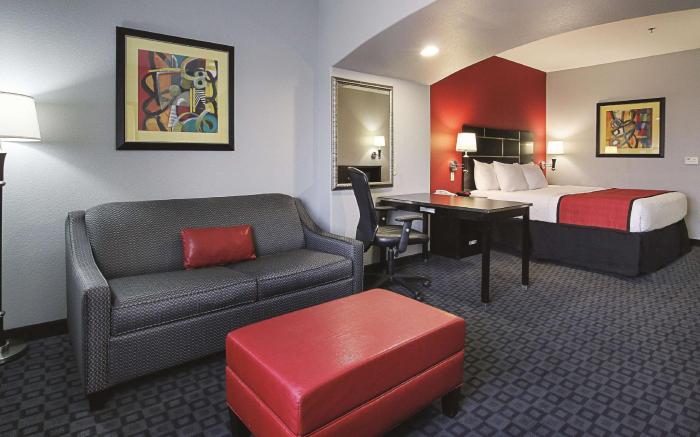La Quinta Inn & Suites by Wyndham Dallas - Hutchins