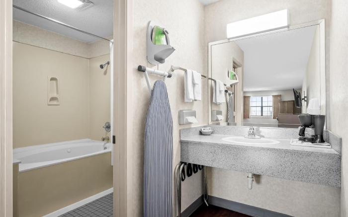 Americas Best Value Inn Midlothian Cedar Hill