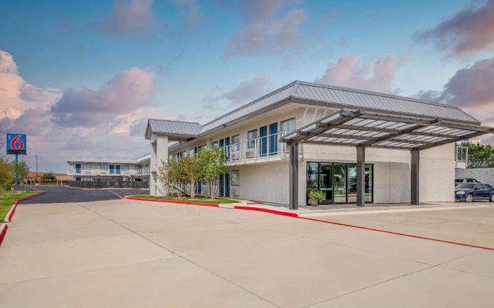 Motel 6 Euless, TX - Dallas