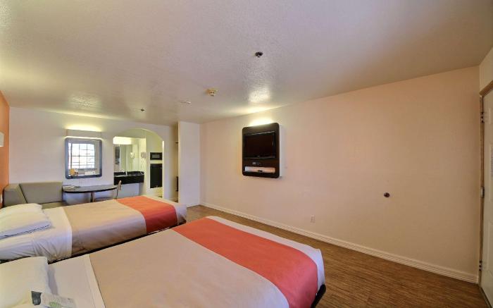 Motel 6 Edinburg, TX