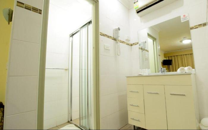 Liberty Plains Motor Inn