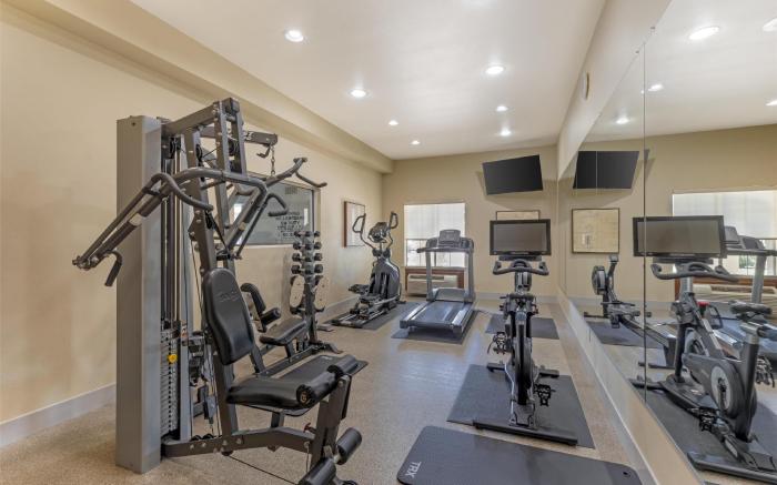 Best Western Plus Monica Royale Inn & Suites
