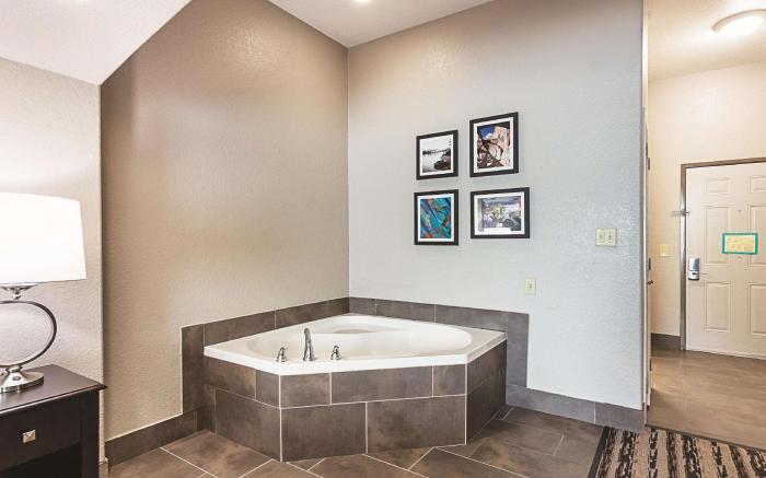 La Quinta Inn & Suites by Wyndham San Antonio Northwest