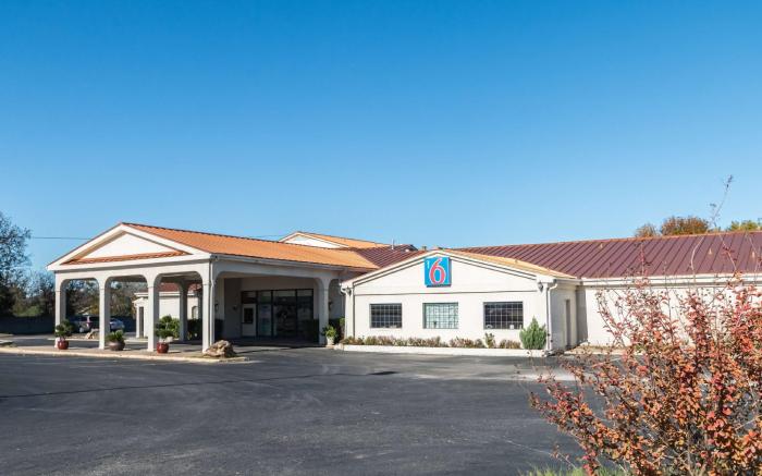 Motel 6 Stephenville, TX