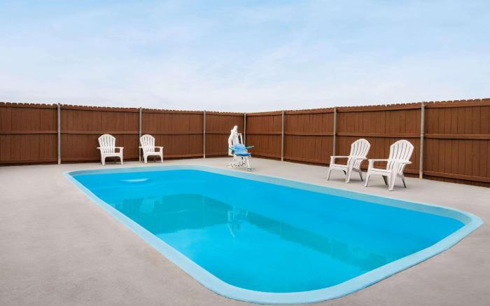 Super 8 by Wyndham Gainesville TX