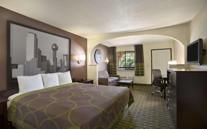 Super 8 By Wyndham Grand Prairie Southwest