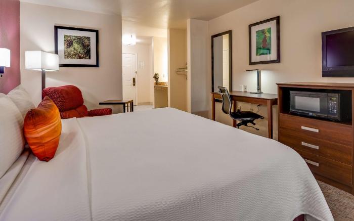 Best Western Pineywoods Inn