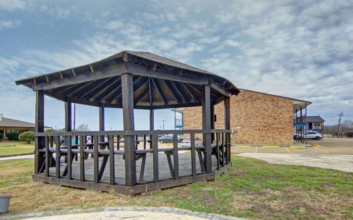 Motel 6 Red Oak, TX - Dallas