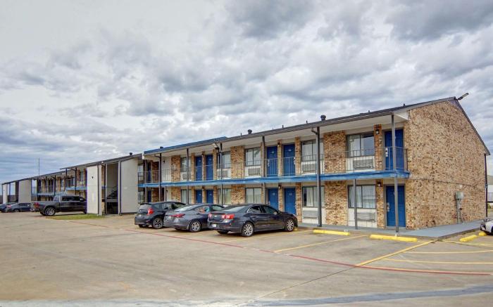 Motel 6 Red Oak, TX - Dallas