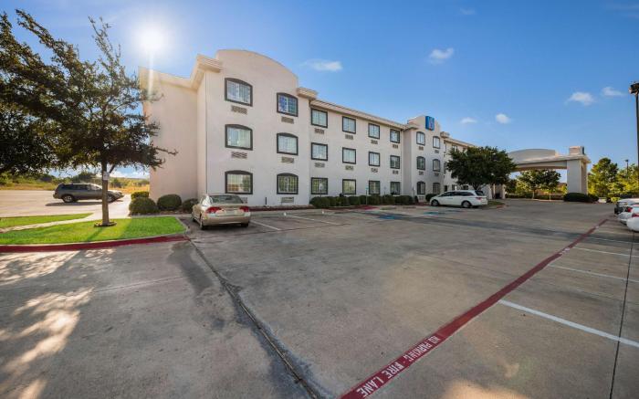 Motel 6 Decatur, TX