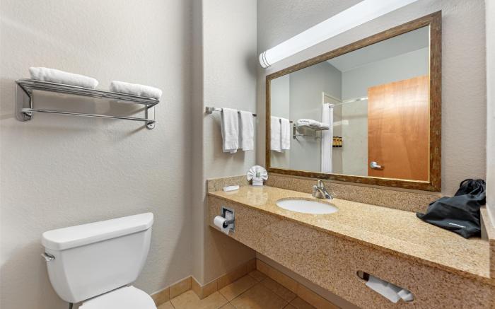 Best Western Plus San Antonio East Inn & Suites