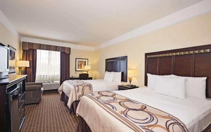 La Quinta Inn & Suites by Wyndham Cleburne