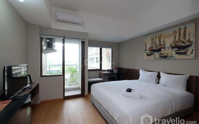 Pool View Studio Gateway Park LRT City By Travelio