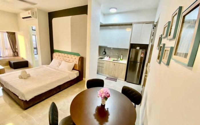MJHolidayA2436 ComfortSuite SunsetSea+CityView