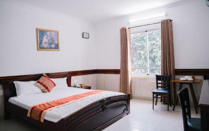 Hung Huong Hotel