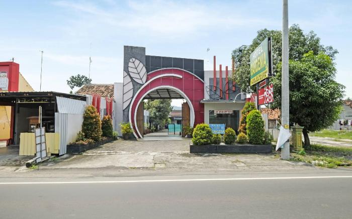 OYO 90831 Hotel Gardenia Prambanan