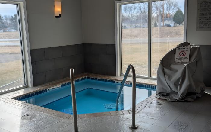 Country Inn & Suites by Radisson, Chippewa Falls, WI