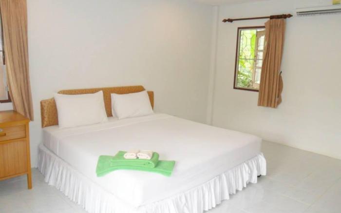 Khaolak Banana Bungalow
