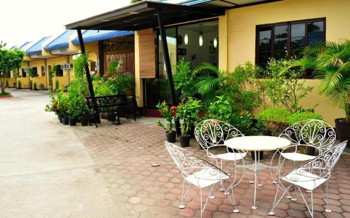 Antonio's Apartelle and Suites