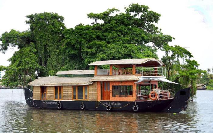 Honeymoon Houseboat