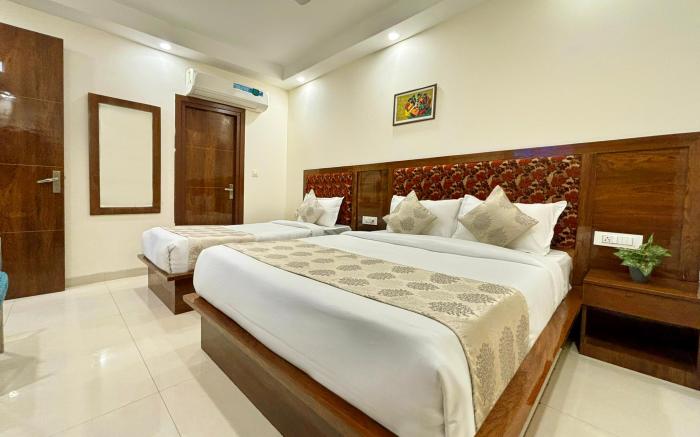 Hotel Emblem Suites Near Delhi Airport