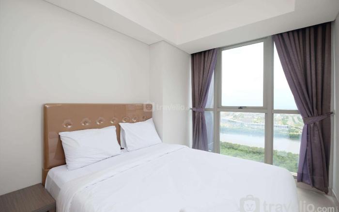 Comfort & Minimalist 2BR at Gold Coast By Travelio