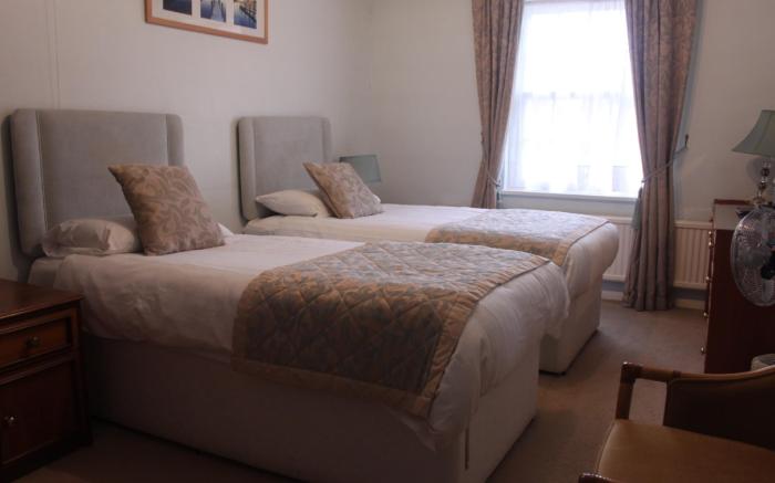 Crown House Hotel