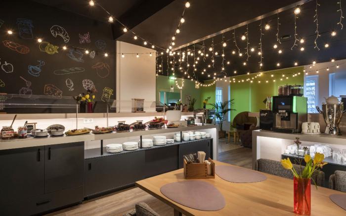 greet Berlin Alexanderplatz