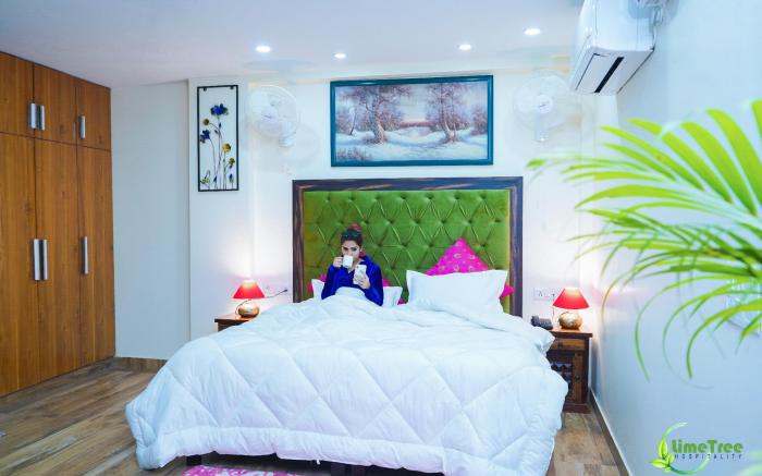 Lime Tree Hotel near 32nd Avenue 