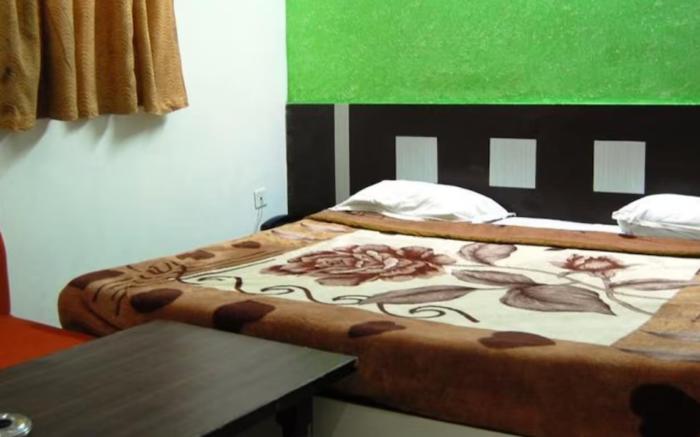 Goroomgo  Viren Holiday Home Agra