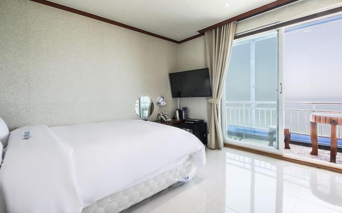 Whaledream Hotel