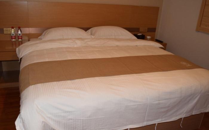 GreenTree Inn Zhengzhou Xinzheng City Longhu Town Xiangyun Road Express Hotel