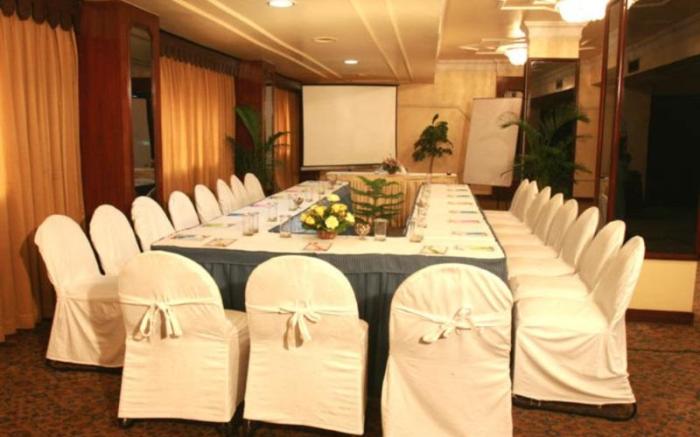 Hotel Dynasty