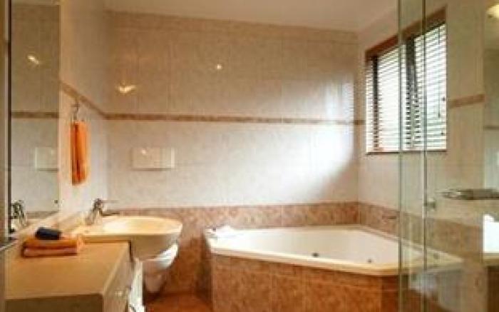 Cornwall Park Motor Inn