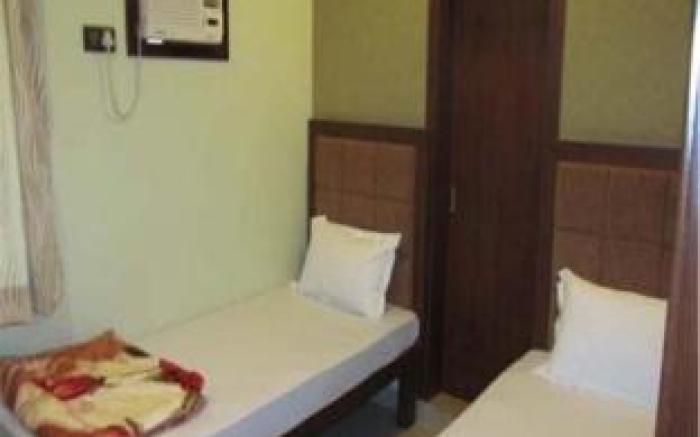 Bhammar's Inn - A Pure Vegetarian Hotel