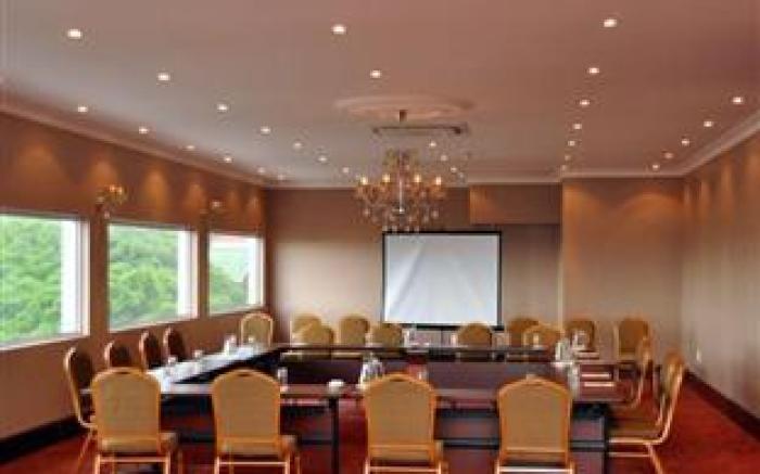 Emakhosini Hotel On East