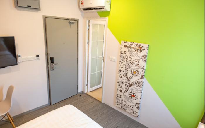 THE CROWN HOTEL @ KLIA 